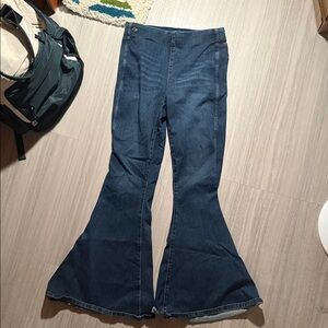 Wrangler Women's Flare Jeans in Dark Blue